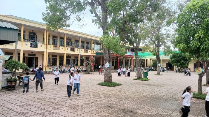 Hình ảnh sân trường ngày tựu trường