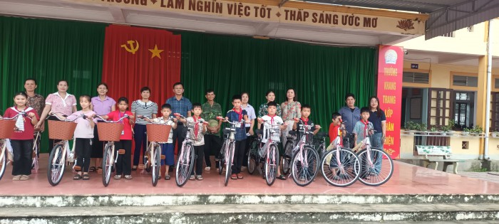 Chương trình tặng quà xe đạp"Tiếp sức đến trường" năm học 2025-2026