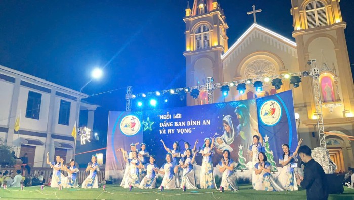 Giao lưu văn nghệ mừng Giáng sinh 2025 cùng Giáo xứ Phú Linh
