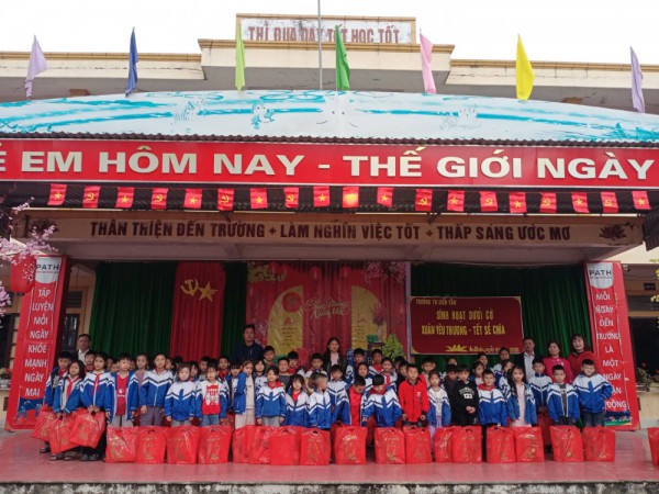 XUÂN YÊU THƯƠNG - TẾT SẺ CHIA