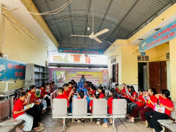 Hoạt động thường ngày tại Thư viện xanh trường Tiểu học Diễn Tân