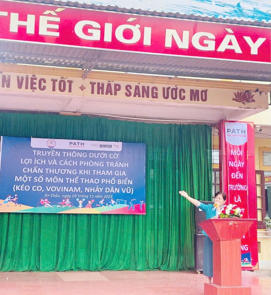 Sinh hoạt dưới cờ tuần đầu tiên của tháng 11 năm 2025