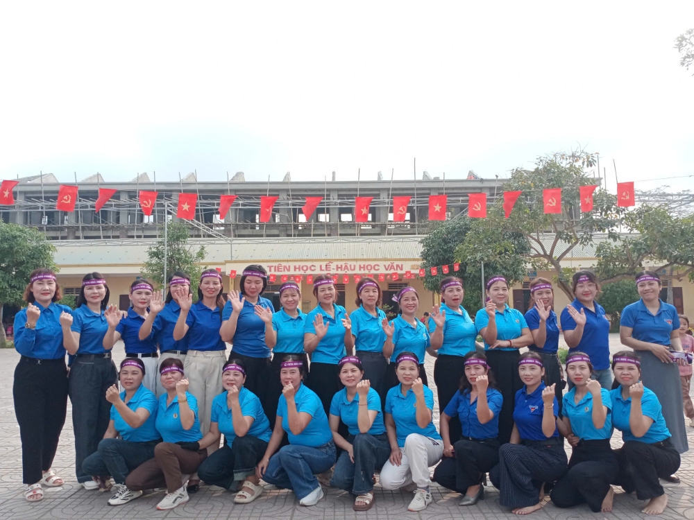 Tuổi trẻ của chúng ta luôn bên nhau